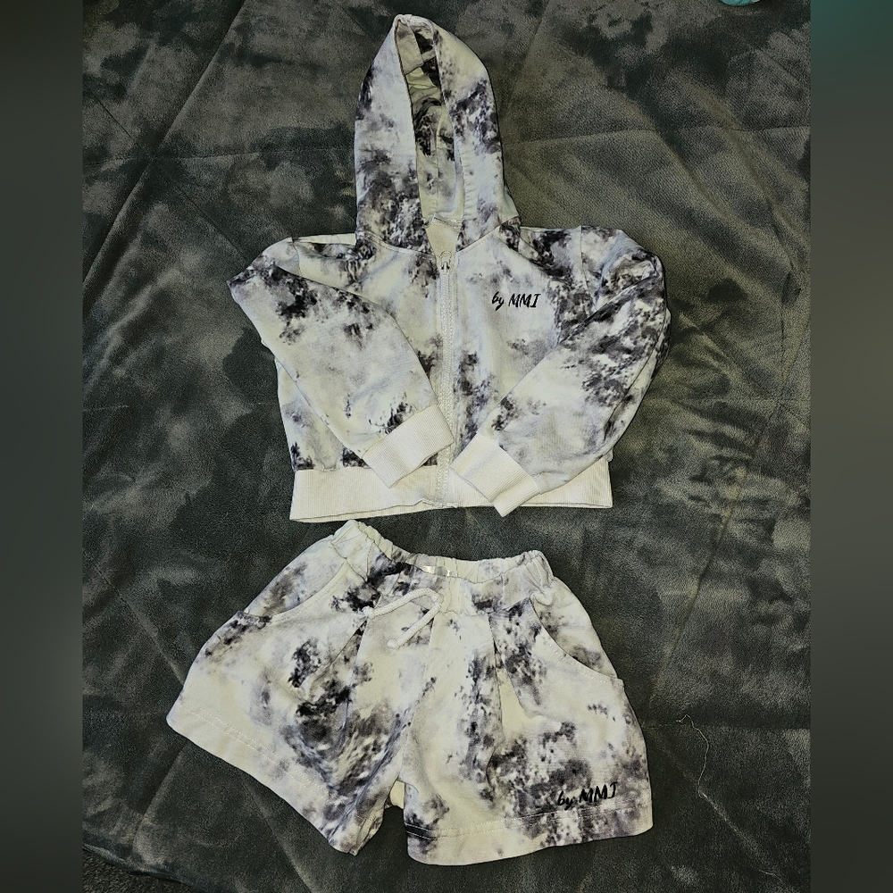 3/4 hoodie with shorts